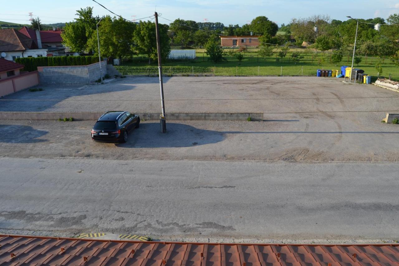 Restauracia-Penzion Altana Ludanice Exteriér fotografie