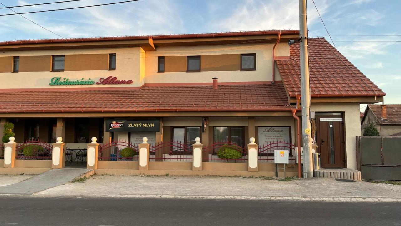 Restauracia-Penzion Altana Ludanice Exteriér fotografie
