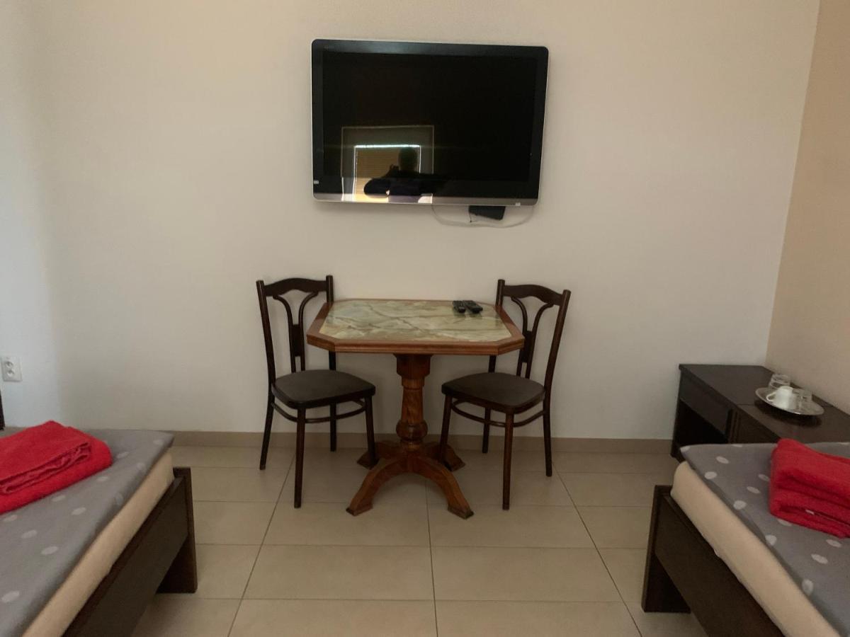 Restauracia-Penzion Altana Ludanice Exteriér fotografie
